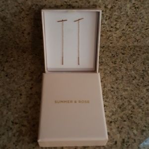 Rose gold bar earings